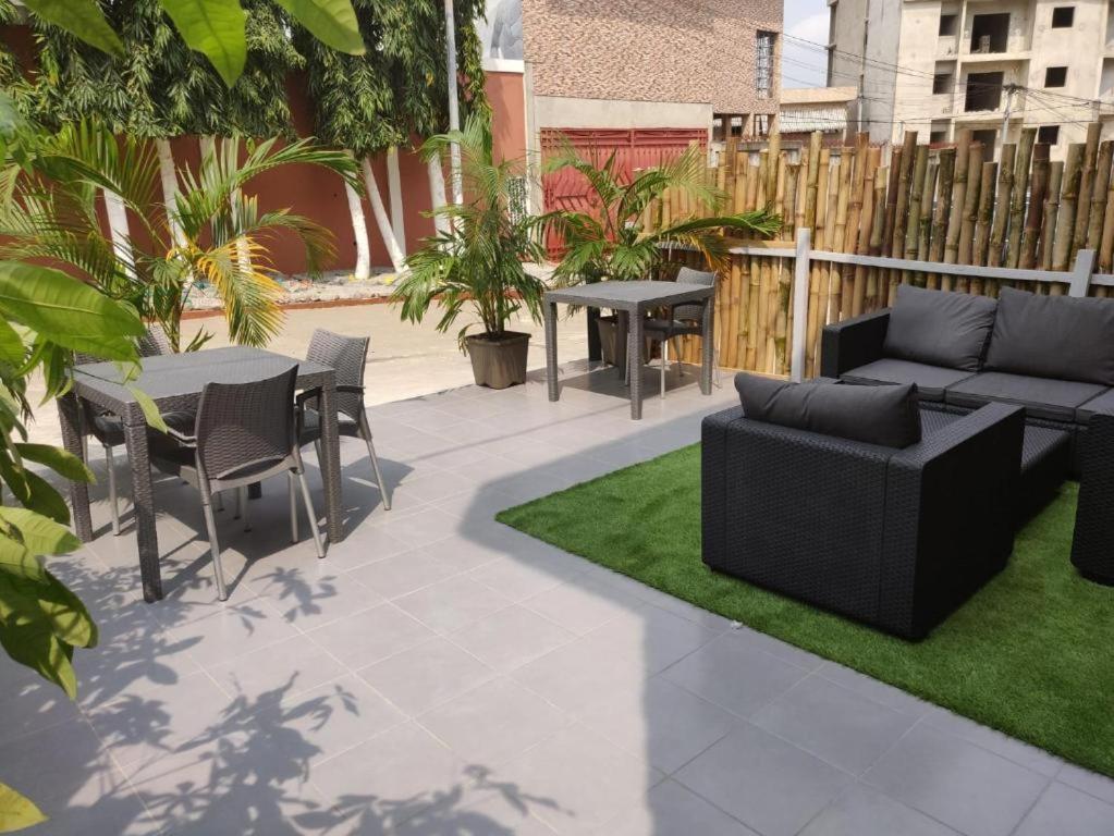 La Maison De Kouadio 아비장 외부 사진